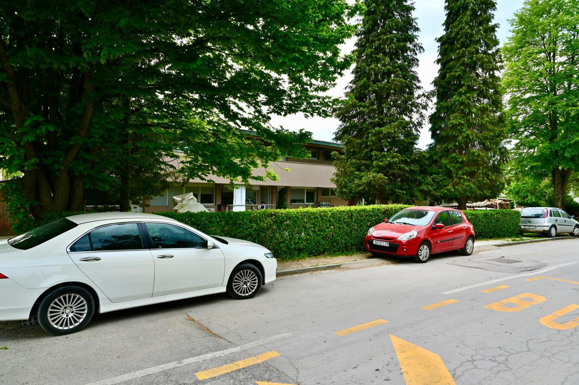 Studio Apartman Una -Self Check In,Free Parking คาร์โลวัตส์ ภายนอก รูปภาพ